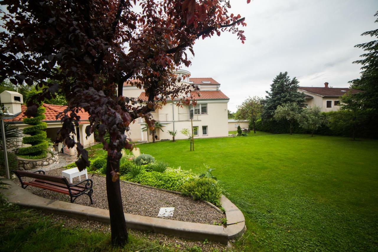 Apartments Villa Majda 马图利 外观 照片